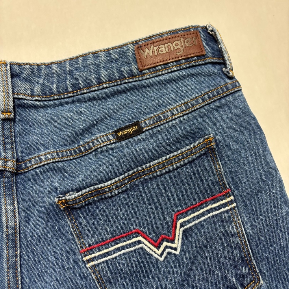 Vintage wrangler mid rise jean shorts - Picture 3 of 6